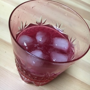 初夏の風物詩　赤紫蘇ジュース